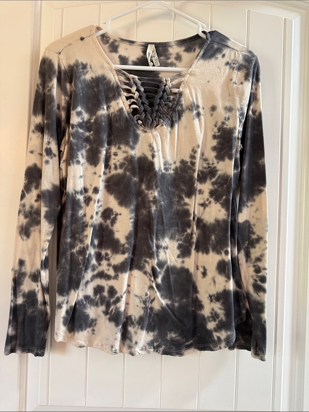 Mudd Tie-Dye Lace-Up Long Sleeve Top in Black and Cream